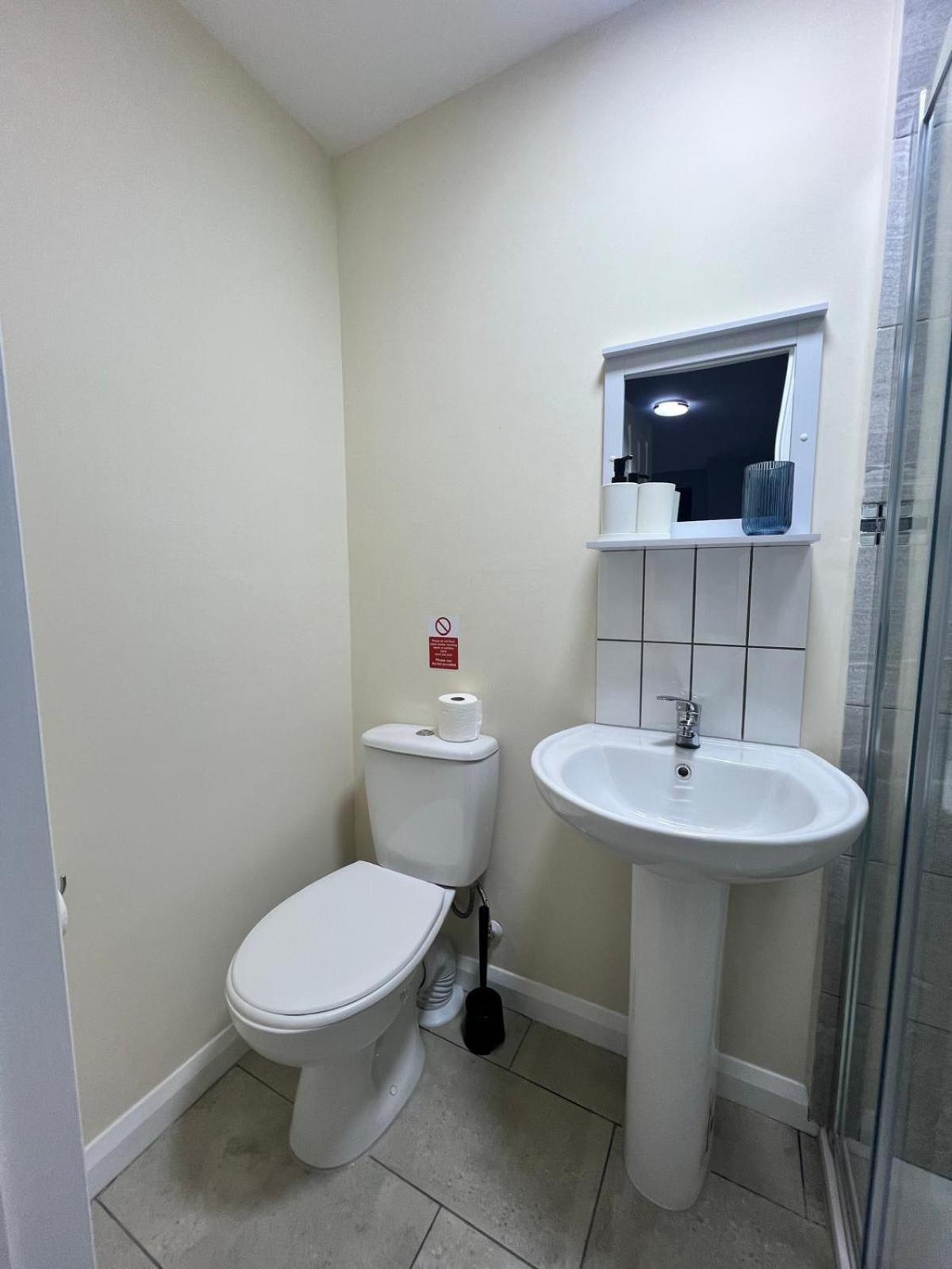 Modern Apartment Off-Road Parking-Twin Room Suite 4 诺丁汉 外观 照片