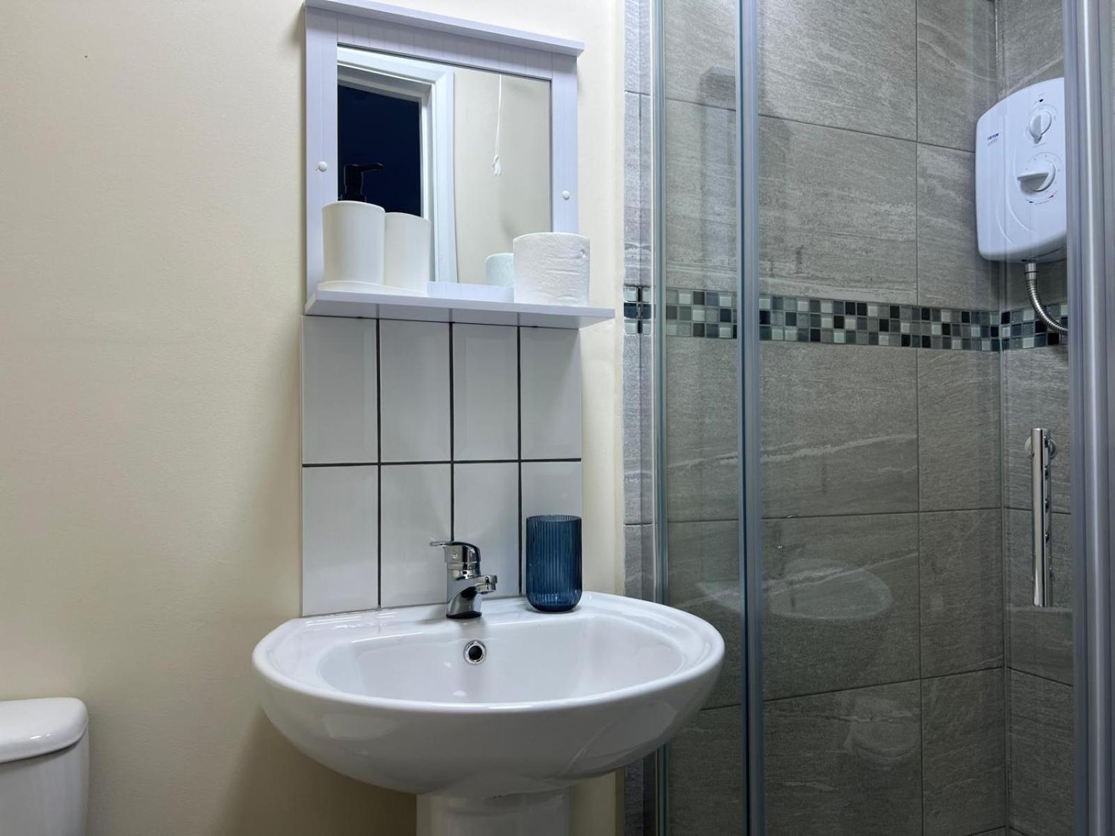 Modern Apartment Off-Road Parking-Twin Room Suite 4 诺丁汉 外观 照片